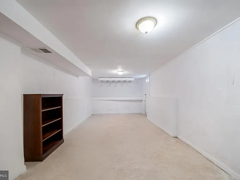 1103 Burwick Dr — Photo 42