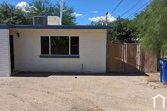 1st image of 3047 N Euclid Ave