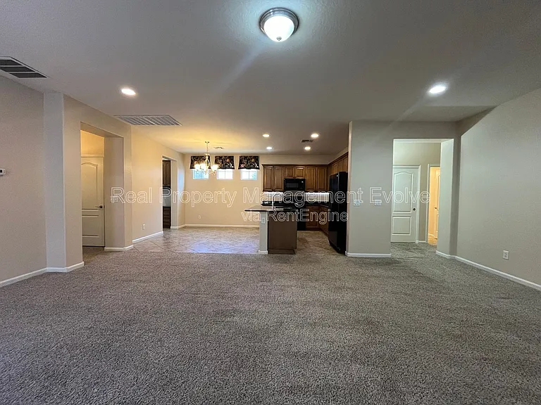 3454 E Constitution Dr — Photo 4