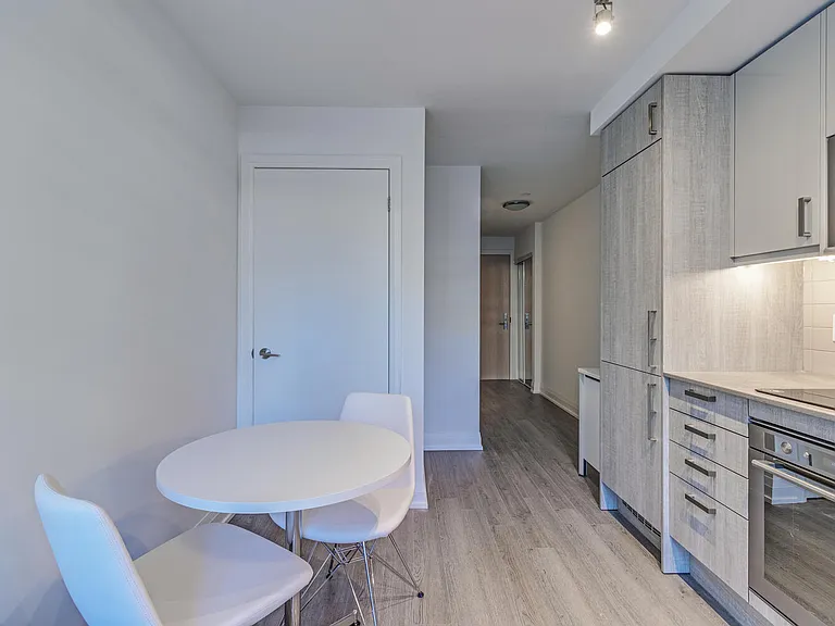 77 Mutual St — Photo 5