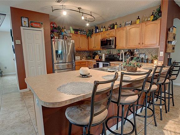 4th image of 1072 James Dr