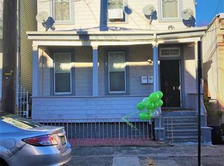 418 70th St, Guttenberg, NJ 07093