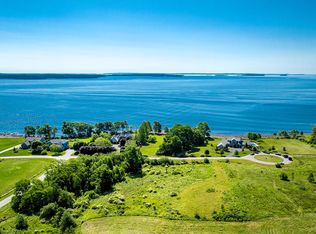 40 Waters Edge Dr, Lincolnville, ME 04849