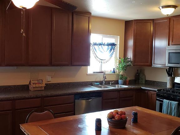 5th image of 920 Amarillo Ave