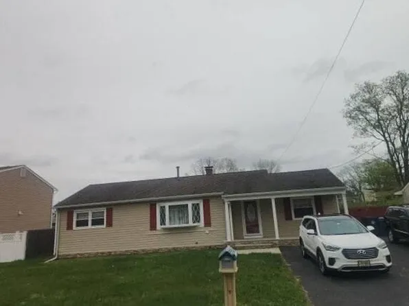 351 Spruce Dr, Brick, NJ 08723