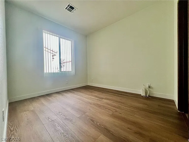 1324 Sun Village Ave — Photo 23