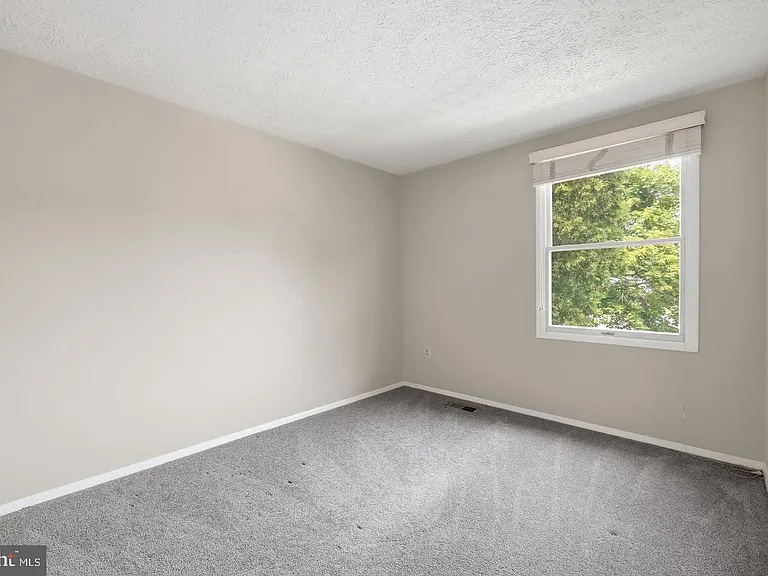 7619 Nutwood Ct — Photo 16