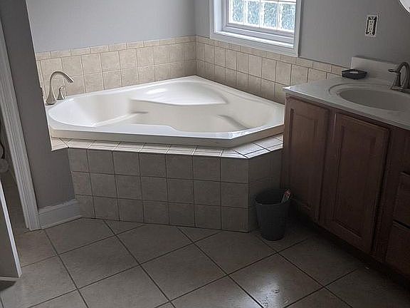 Master Bathroom Jacuzzi