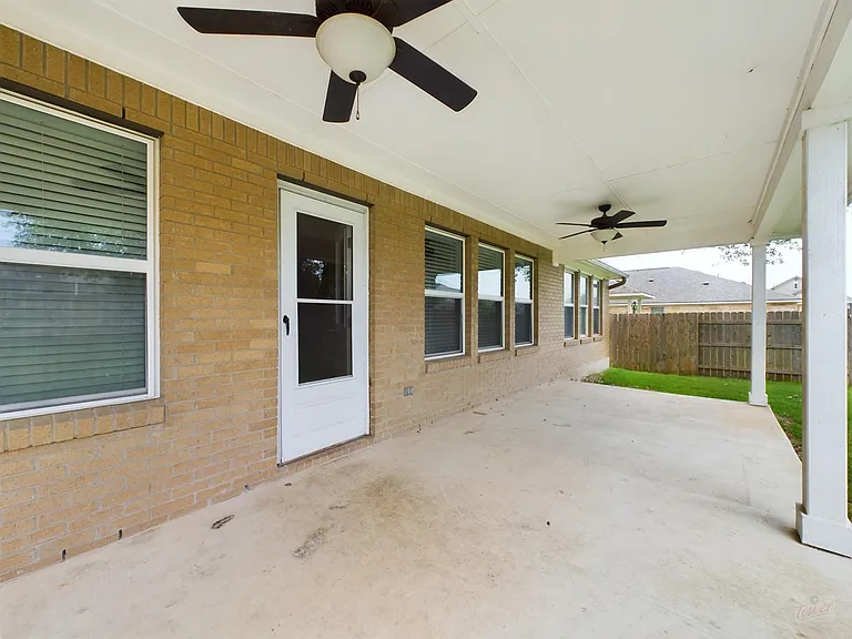 2409 Brook Crest Way — Photo 10