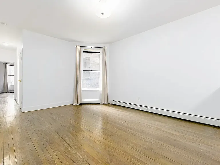 160 W 141st St #2A — Photo 2