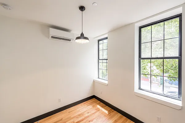 Rented by Nooklyn NYC LLC | media 12