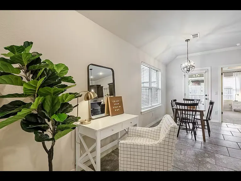 2676 N Barcelona Ave — Photo 3