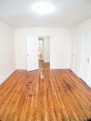 Rented by Roberto Guilbet, LREB | media 33