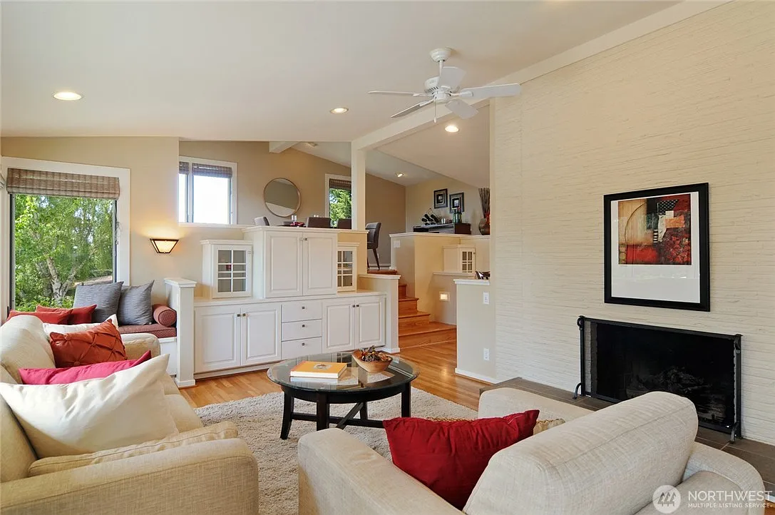 2 bed, 1250 sqft, $3,175 — Photo 3