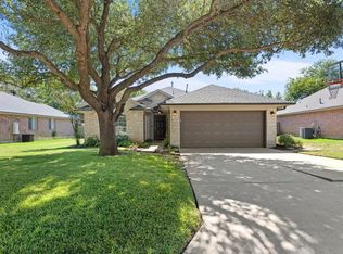 802 Mountain Ridge Dr, Leander, TX 78641