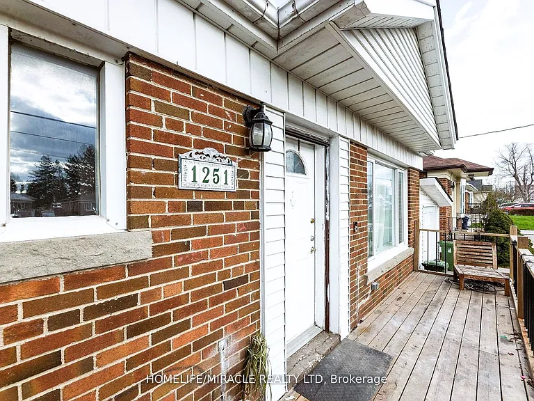 1251 Warden Ave #BASEMENT — Photo 8
