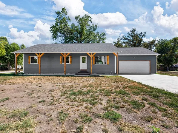327 E 2nd St, Halstead, KS 67056