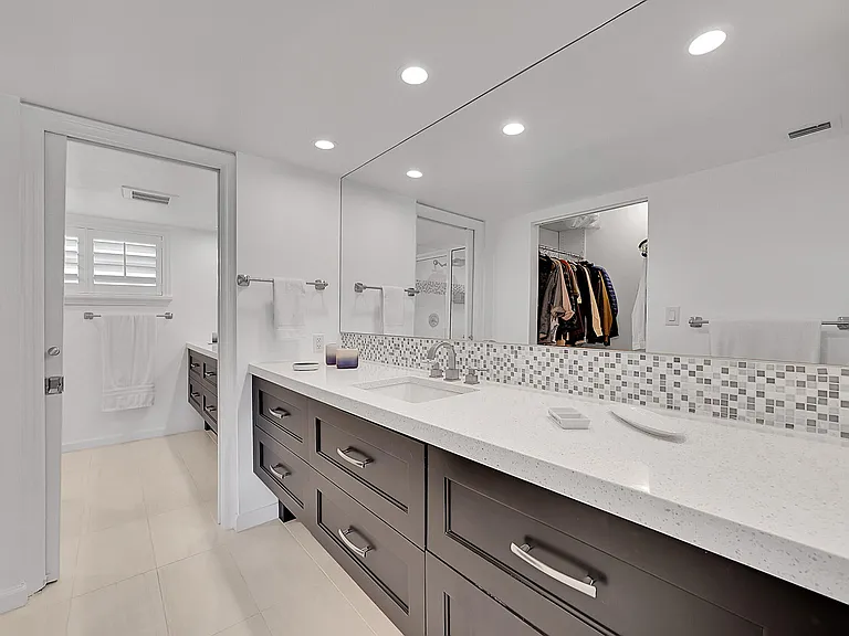 2871 N Ocean Blvd #D302 — Photo 23