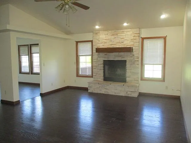 2414 Waterville Dr — Photo 2