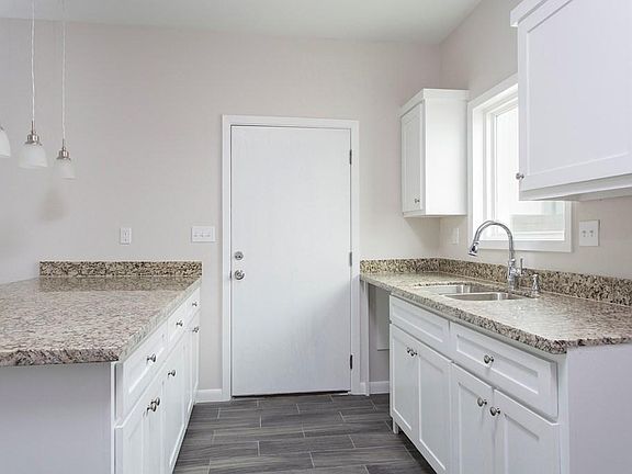 5th image of 109 Las Joyas Blvd