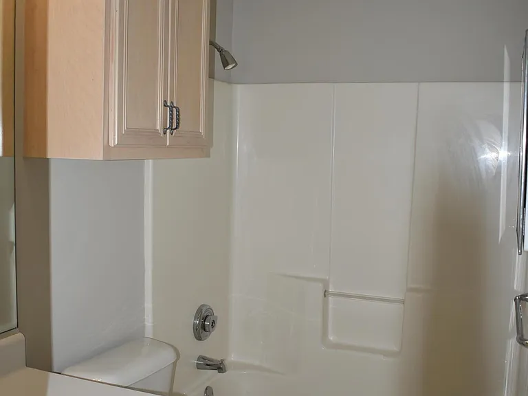 710 Legacy Ct — Photo 14