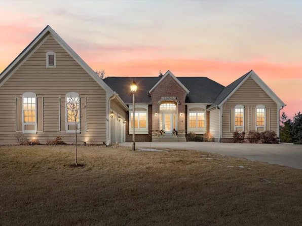 118 Kestrel WAY, Hartland, WI 53029