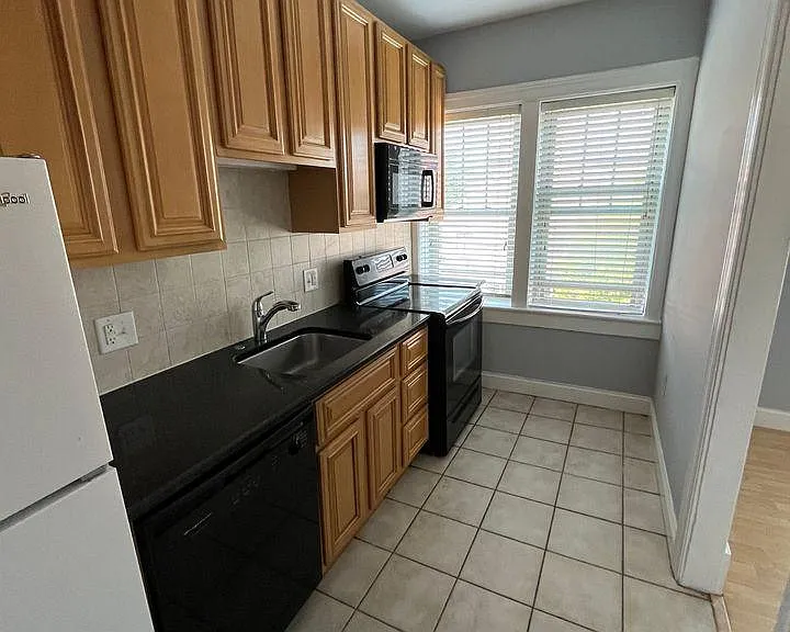 6 E Walnut St #3A — Photo 15