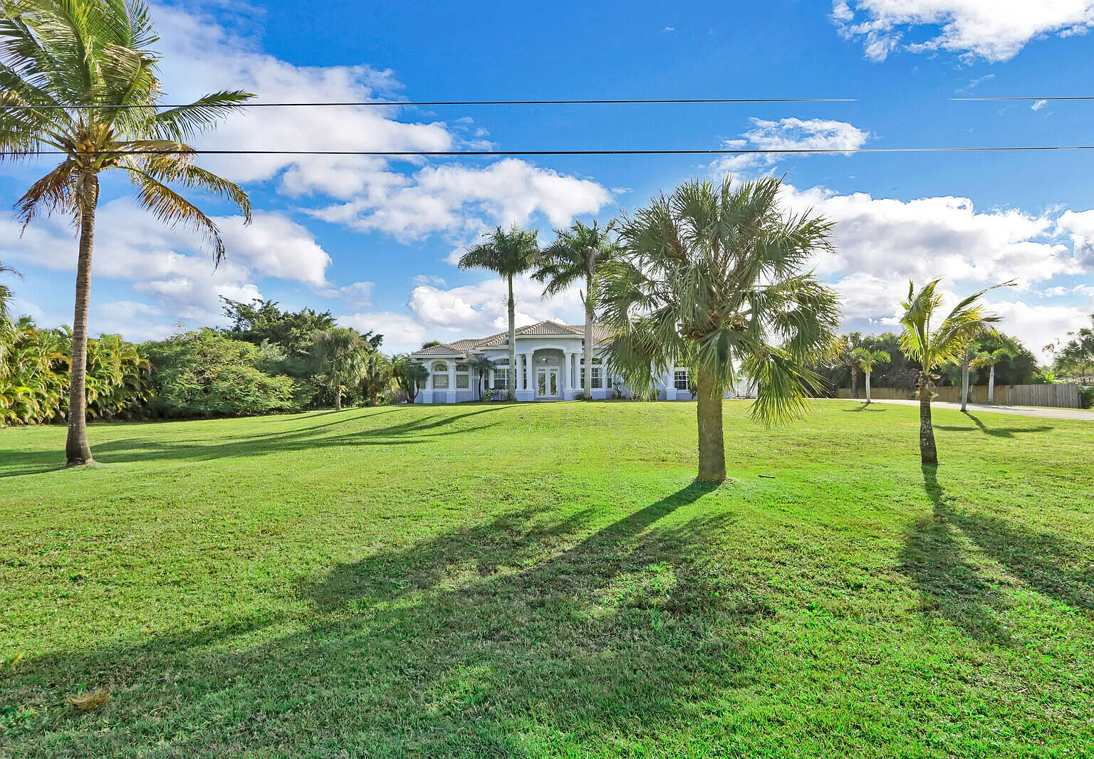 4 bed, 3.0 bath, 3171 sqft, $10,000 — Photo 2