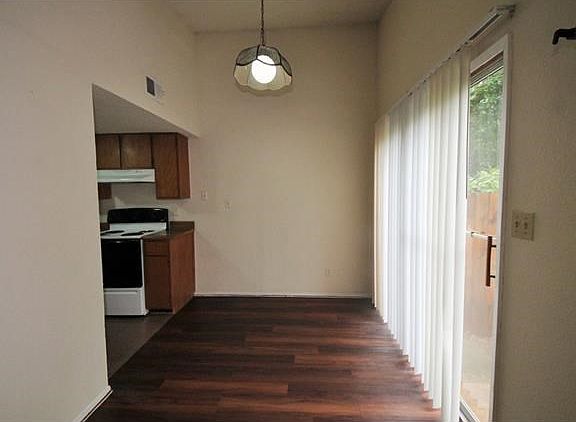 4th image of 1013 Fieldwood Dr #B