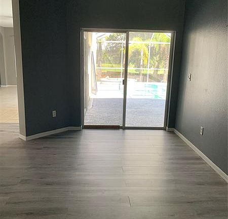 5th image of 1427 Emerald Hill Way