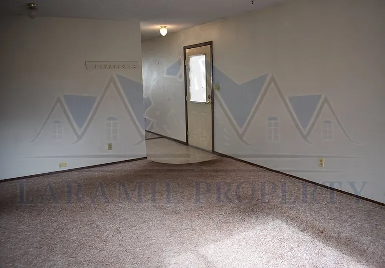 1537 Person St #4 — Photo 2