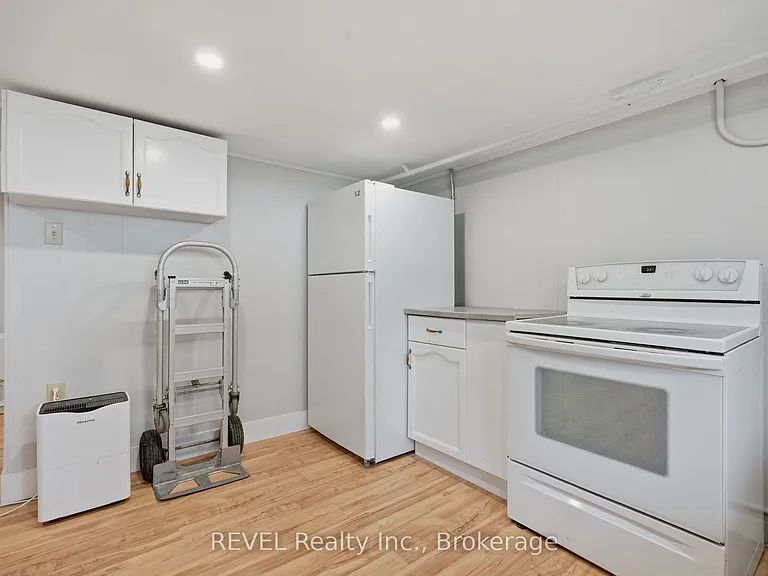 76 Chestnut St #2 — Photo 9