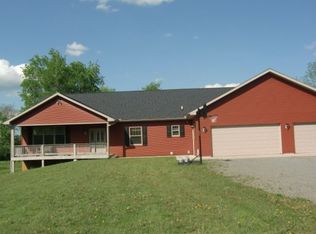 1568 Lake Dr, Rosholt, WI 54473