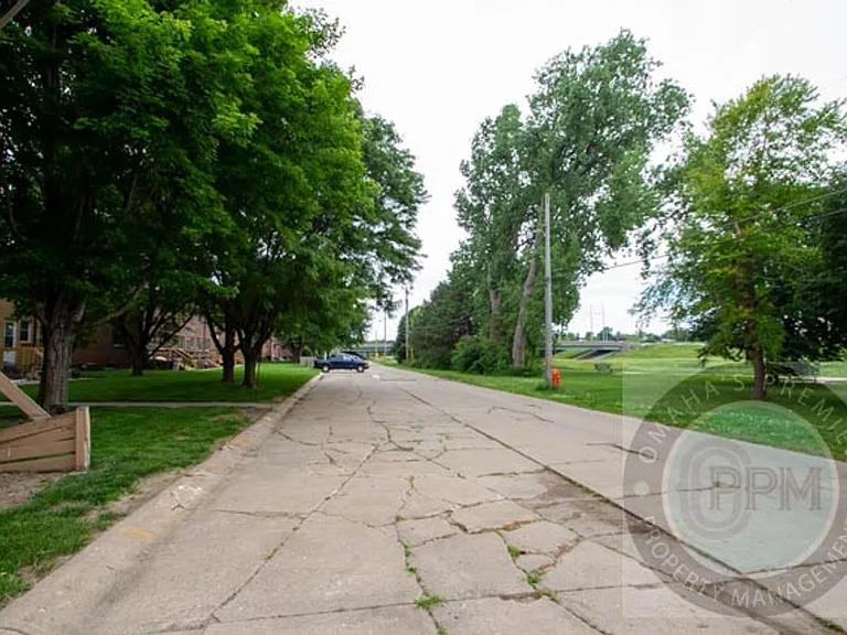 3526 S 82nd St — Photo 11