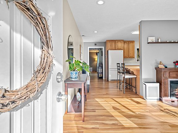5th image of 12653 NE Hassalo St