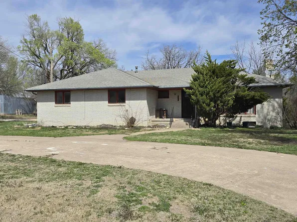 622 W Co Rd, Natoma, KS 67651
