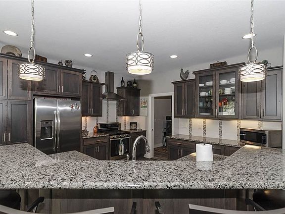 3rd image of 3621 Vanesta Dr