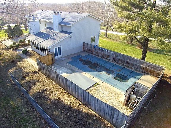 In-ground pool & garden