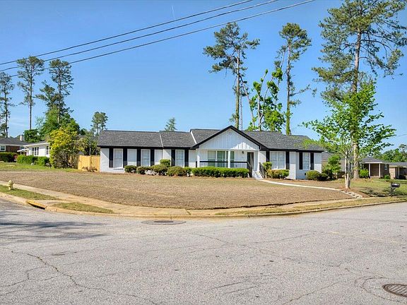 4th image of 215 Kings Chapel Road