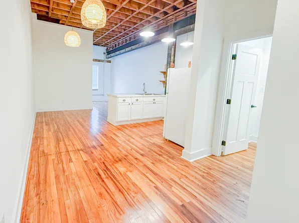 136 E Main St, Marion, VA