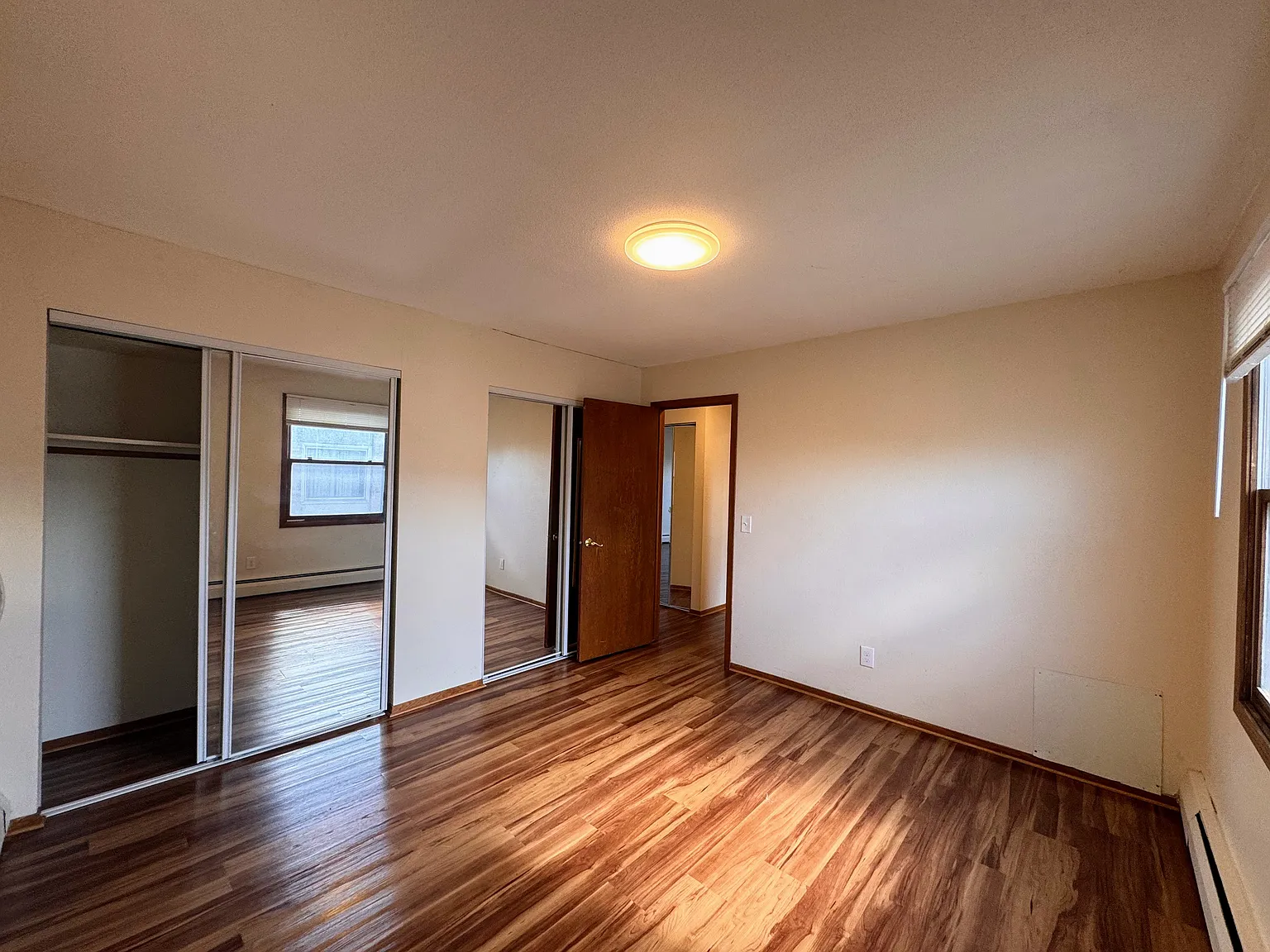 301 University Ave SE — Photo 3