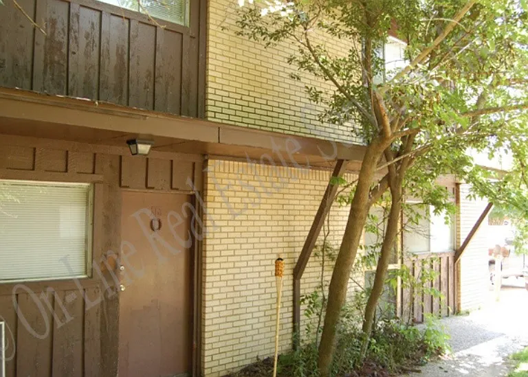 305 Boyett St #1 — Photo 1