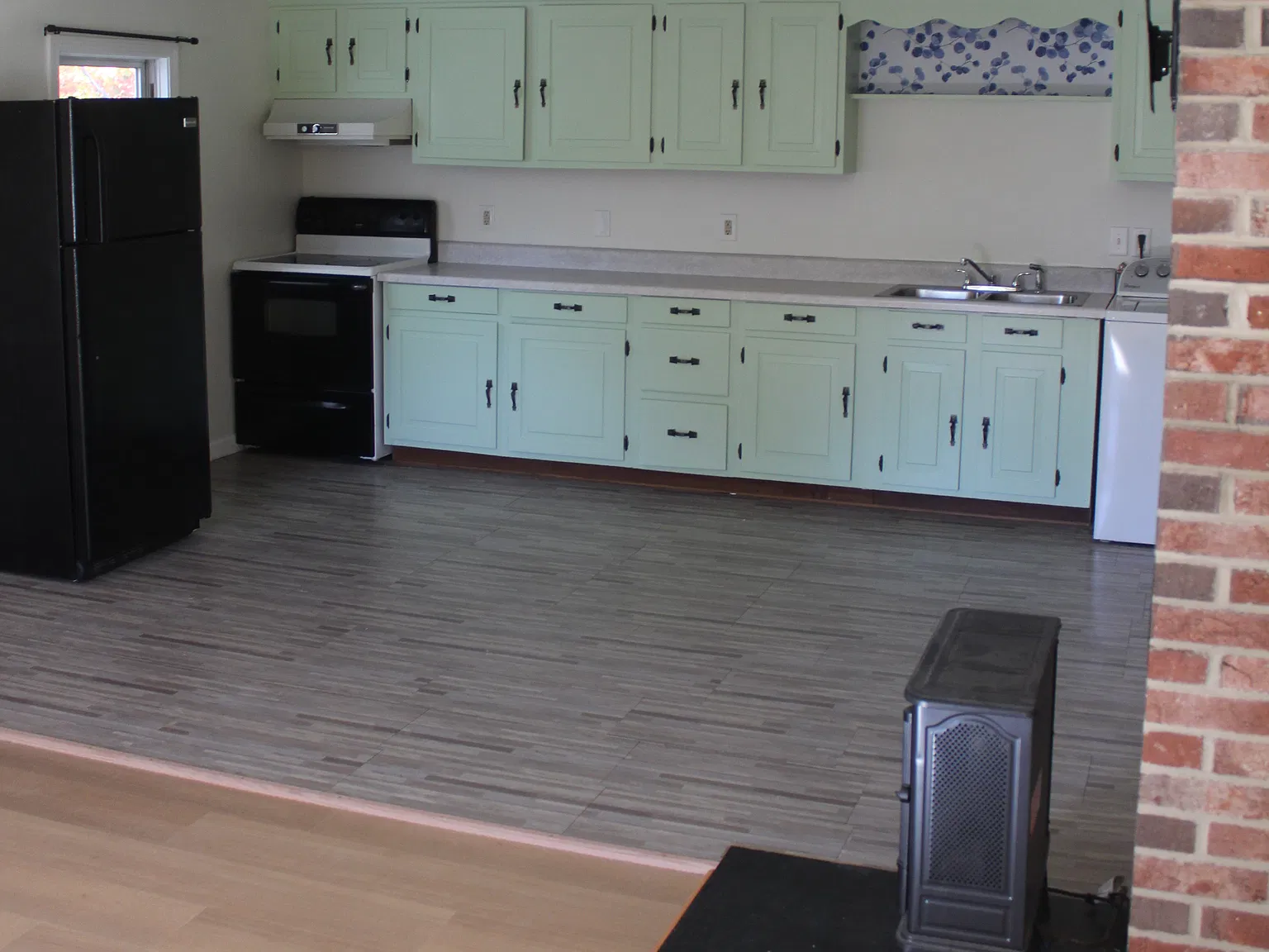1 bed, 600 sqft, $1,600 — Photo 2