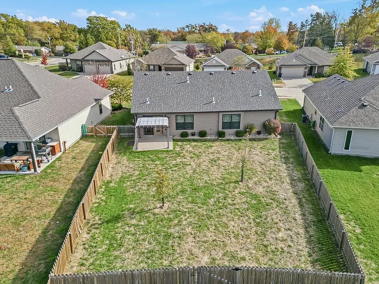 2309 Mace Dr — Photo 7