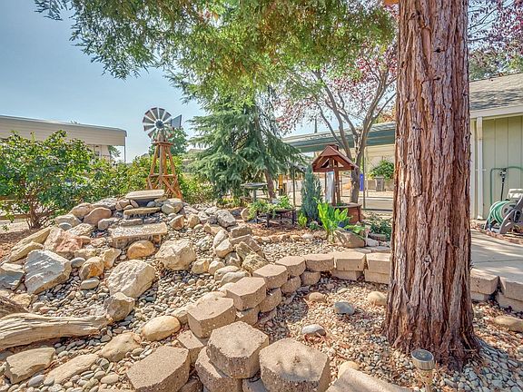 3rd image of 577 San Joaquin Ave