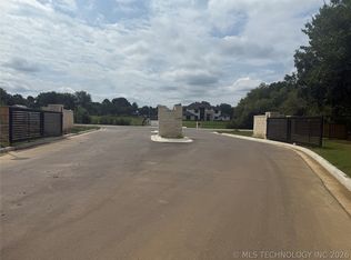 3302 Cypress Hill Rd, Tulsa, OK 74132