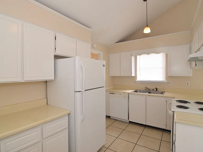 4154 Arlington Rd — Photo 11