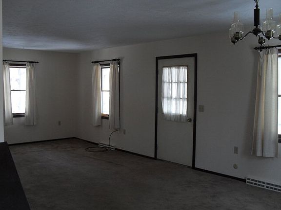 3rd image of 11915 Shady Ave