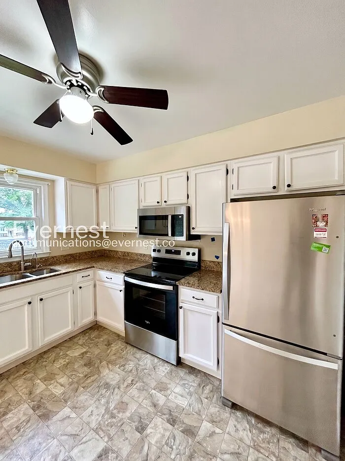 4 bed, 2.5 bath, 1995 sqft, $2,395 — Photo 3