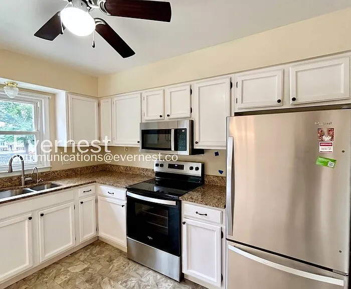 11406 Wentworth Ct — Photo 3